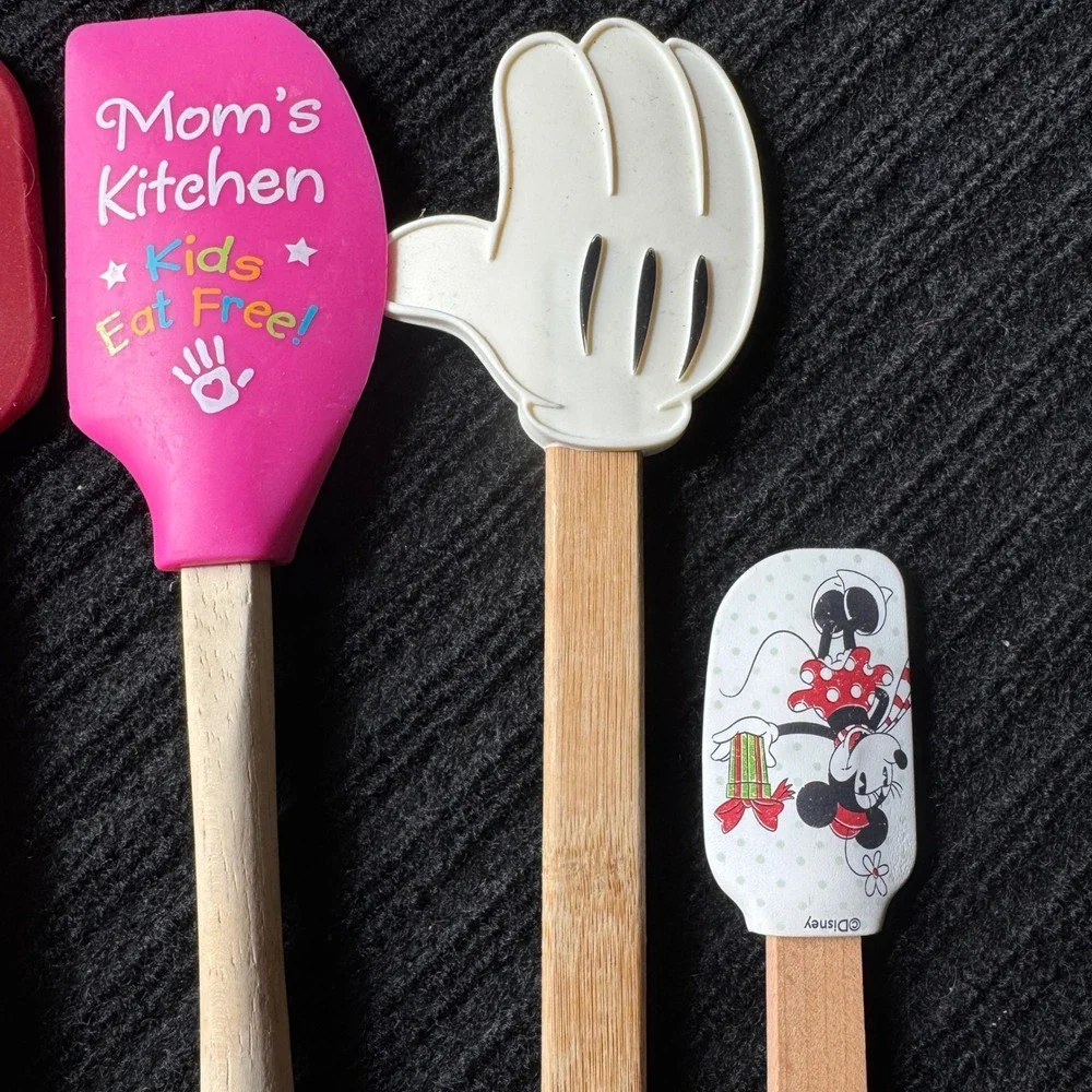 Lot‎ of 7 Silicone Spatulas Disney Mickey Minnie Crate & Barrel Christmas